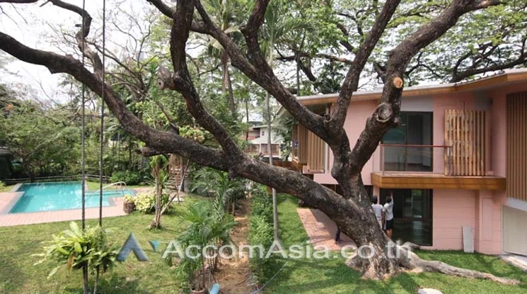 รูป 🔼🔽 AccomA 📩  Nature-inspired home in lush compound with pool and family space (5005703) - รูปที่ 1/16
