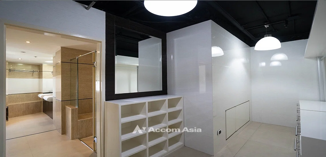 รูป 🔼🔽 AccomA 📩 Modern light-toned condo with open terrace and built-in walk-in closet (21358) - รูปที่ 14/17
