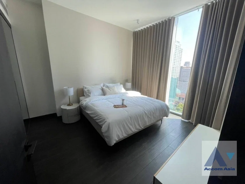 รูป 🔼🔽 AccomA 📩 Neutral-tone condo with natural light and simple design in Sathorn (AA43148) - รูปที่ 2/6