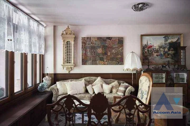 รูป 🔼🔽 AccomA 📩 Peaceful townhouse with wooden charm near BTS On Nut (AA42245) - รูปที่ 2/11