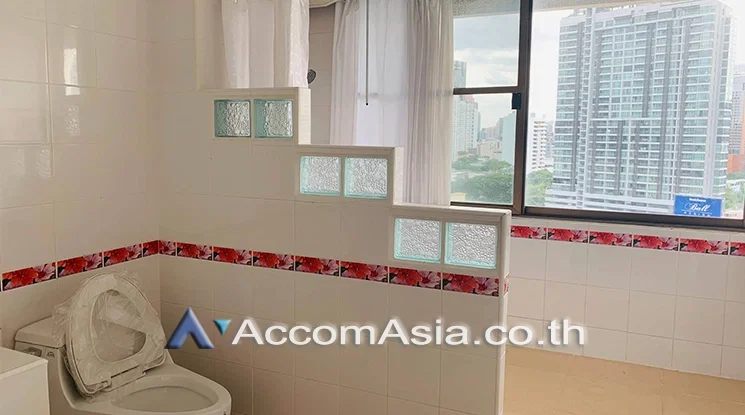 picture 🔼🔽 AccomA 📩 Bright corner unit with warm wood floors and private garden balcony (2045801) - 11/13
