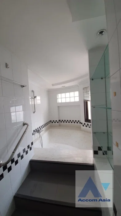 picture 🔼🔽 AccomA 📩 Pet friendly 3 BR Condominium @Kallista Mansion (26343) - 12/12