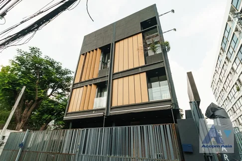 🔼🔽 AccomA 📩 Pet friendly 4 BR Townhouse @Luxury Style in Prime Location (AA32361)