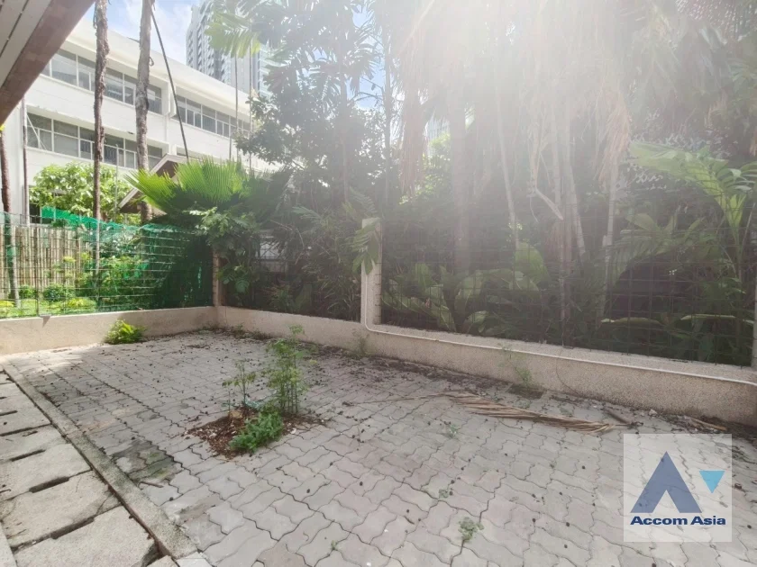 รูป 🔼🔽 AccomA 📩 Modern detached house with patio and garden in Sukhumvit (AA27905) - รูปที่ 5/16