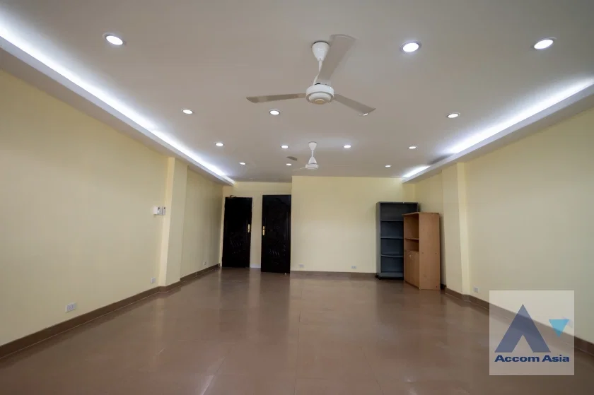รูป 🔼🔽 AccomA 📩 Furnished home designed for home office use in Phra Khanong (AA42943) - รูปที่ 2/20