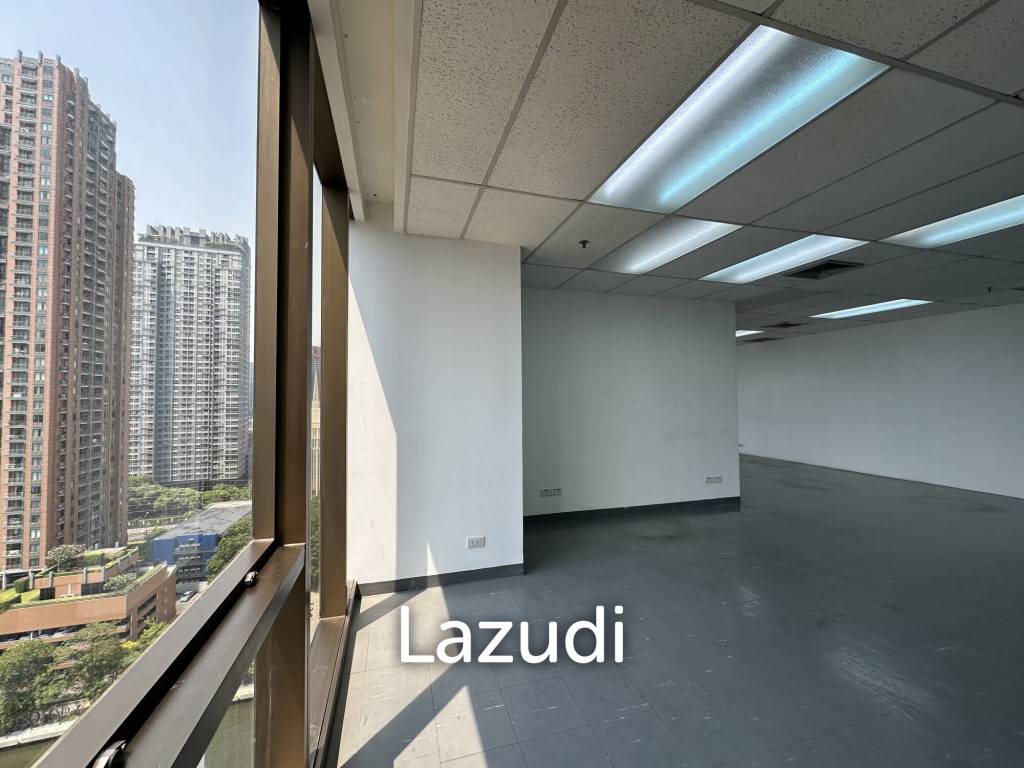 รูป สำนักงานให้เช่าพร้อมห้องกระจกส่วนตัว 105 ตร.ม. ชั้นสูงย่านคลองเตยเหนือ - รูปที่ 3/5