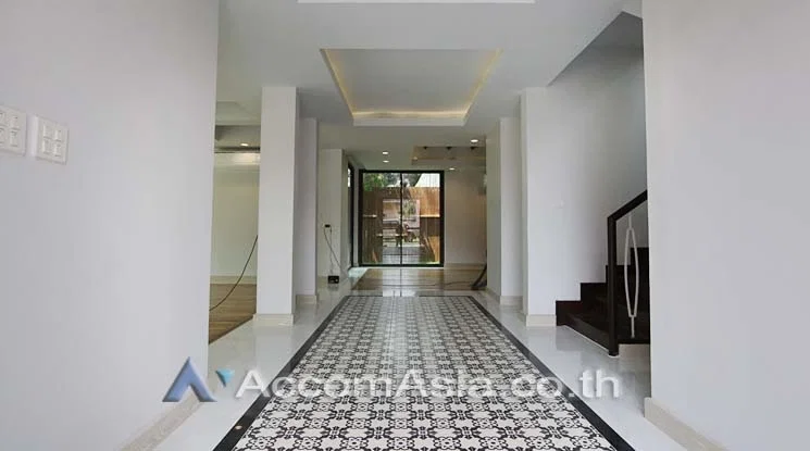 รูป 🔼🔽 AccomA 📩  Nature-inspired home in lush compound with pool and family space (5005703) - รูปที่ 3/16