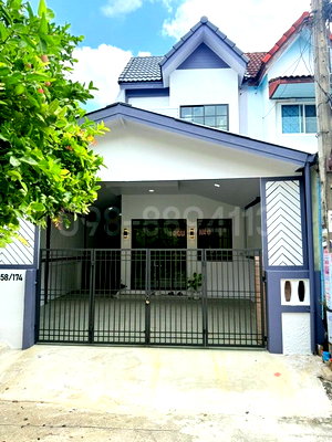 Townhouses for sale Nawamintharachinuthit Satriwittaya 2 School : FOR SALE  TOWNHOUSE PROPERTY  2490000 BAHT.