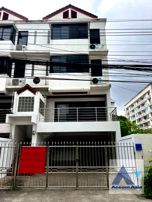 เช่าทาวน์โฮม ดิ เอ็มควอเทียร์ : 🔼🔽 AccomA 📩  4 BR Townhouse in  Lumphini (AA44375)