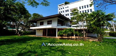Houses for rent วิทยาลัยสารพัดช่างธนบุรี : 🔼🔽 AccomA 📩 Peaceful garden house in a private compound in the Sathorn area (1915971)