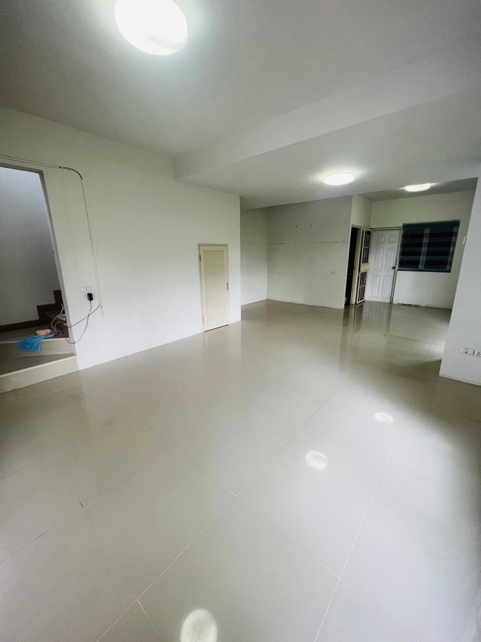 รูป บ้านทาวน์โฮม 2ชั้น หลังริม 53 ตรวา มีพื้นที่ข้างบ้าน - รูปที่ 7/13