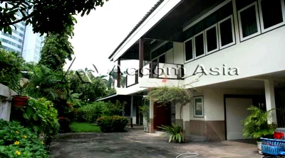 Houses for rent BTS Nana : 🔼🔽 AccomA 📩 Pet friendly 2 BR House @ (1712908)