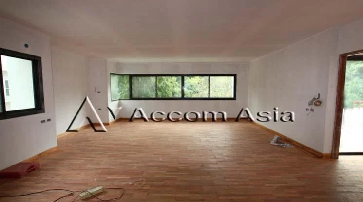 รูป 🔼🔽 AccomA 📩 Spacious house with large windows and renovation potential (1917732) - รูปที่ 8/9