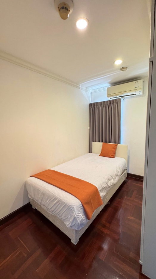 picture Richmond Palace - 16/17