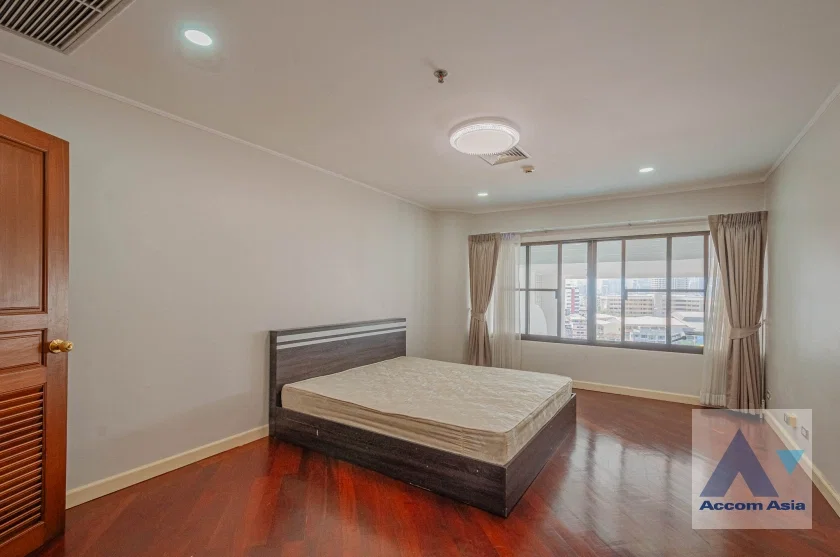รูป 🔼🔽 AccomA 📩 Private Swimming Pool,Huge Terrace,Duplex Condo 3 BR Condominium @Le Raffine Sukhumvit 24 (24308) - รูปที่ 9/20