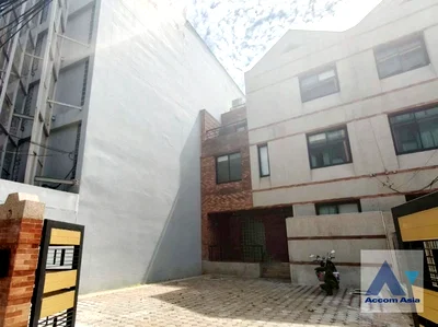 เช่าทาวน์โฮม ดิ เอ็มควอเทียร์ : 🔼🔽 AccomA 📩  Fully fitted Townhouse for rent ONLY 750m. To BTS Thong lo (11000701)