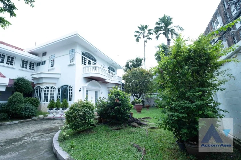 picture 🔼🔽 AccomA 📩 Classic House in Serene Garden with Spacious Layout (AA36987) - 3/20