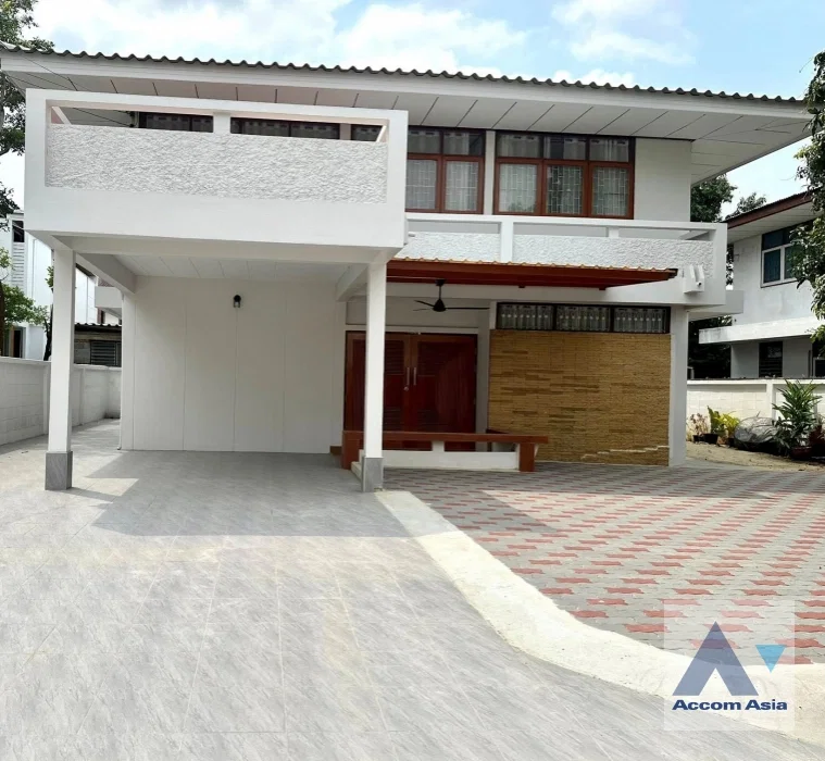 picture 🔼🔽 AccomA 📩 Fully Furnished,Pet friendly 4 BR House in Bang Chak (AA44794) - 1/20