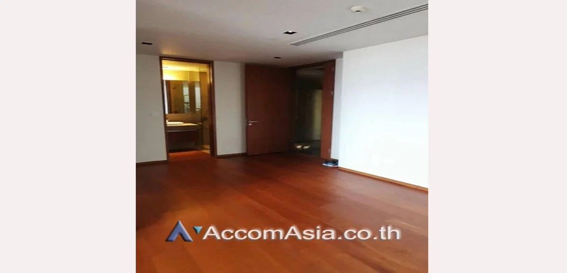 รูป 🔼🔽 AccomA 📩  Contemporary condominium with balcony and panoramic views in Sathorn (AA30028) - รูปที่ 5/8