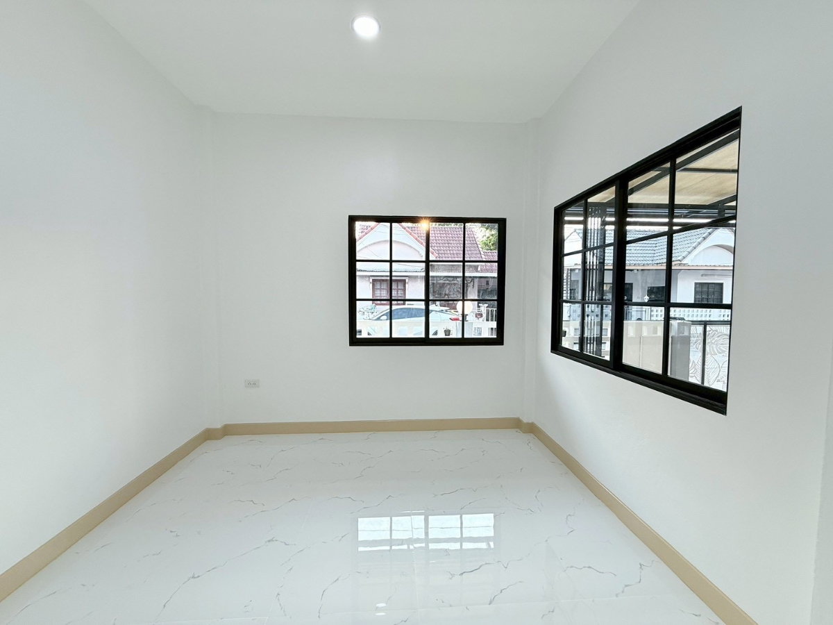 รูป ขายบ้านรีโนเวท 🏡 หมู่บ้านนันทวัน 4 (เลียบวารี 53) 👉 เนื้อที่ 27.6 ตร.ว. 🔧รีโนเวทใหม่ทั้งหลัง พร้อมเข้าอยู่ 🌟ราคาเพียง 2.3 ล้านบาท - รูปที่ 6/18