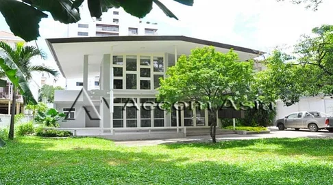 🔼🔽 AccomA 📩 Home Office 4 BR House in Phra Khanong Nuea (90352)