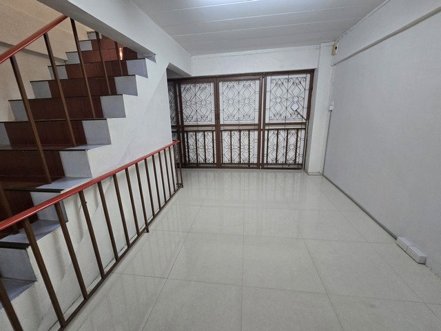 รูป ให้เช่าอาคารพาณิย์3.5ชั้น รามอินทรา 34 กม.4 ทะลุออกเลียบทางด่วนได้ - รูปที่ 22/26