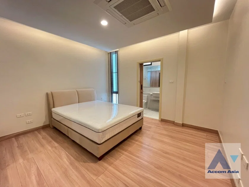 รูป 🔼🔽 AccomA 📩 Newly renovated,Pet friendly,Common Pool 3 BR Townhouse @KLANG Nivas (AA41750) - รูปที่ 15/20