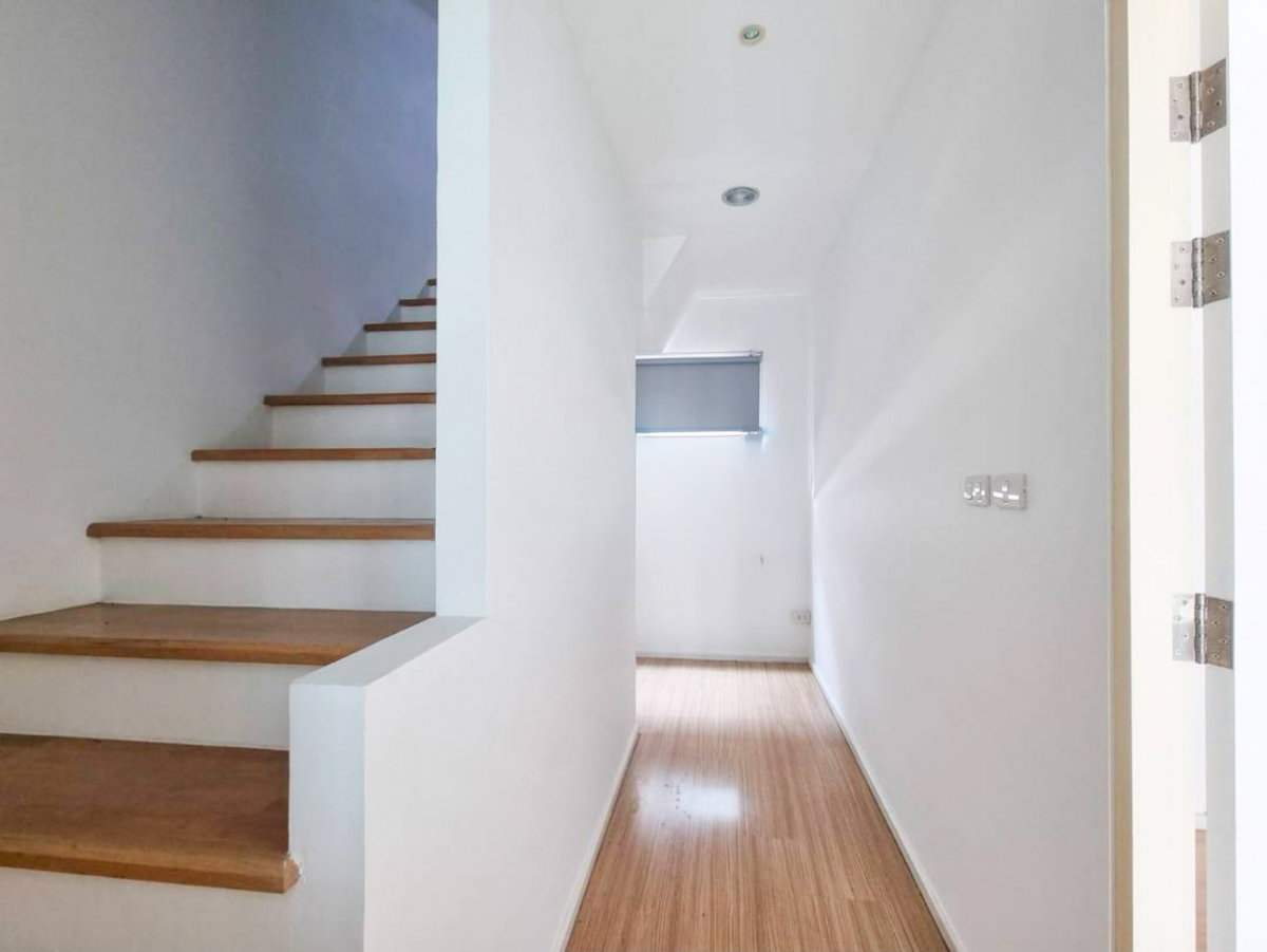 รูป ทาวน์โฮมให้เช่าใกล้ MRT สีส้ม รามคำแหง เชื่อมต่อได้ทั้งเส้น เลียบทางด่วน - รามคำแหง - พระราม 9 🚘 - รูปที่ 5/10