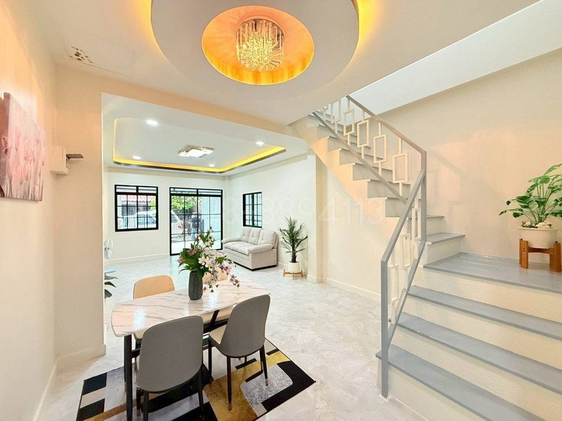 รูป ขายทาวน์โฮม 2 ชั้น มบ.อินทราวิว ถ.นิมิตรใหม่ มีนบุรี เนืัอที่ 25 ตรว 3นอน 2น้ำ แถมฟรีเฟอร์นิเจอร์ - รูปที่ 5/8