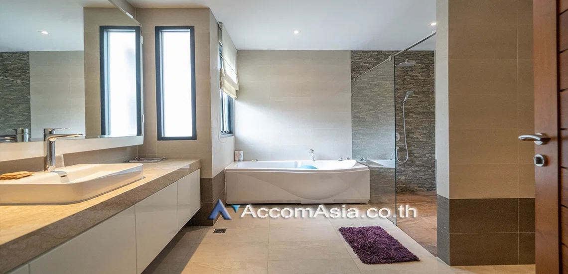picture 🔼🔽 AccomA 📩 Renovated executive home with private pool in gated community (AA13419) - 15/19