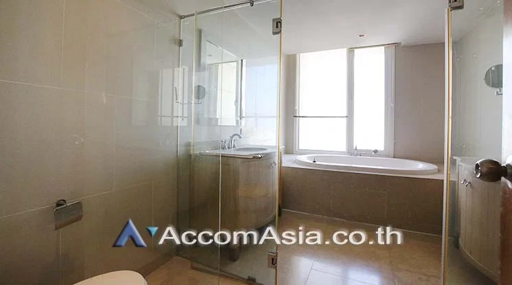 รูป 🔼🔽 AccomA 📩  Bright duplex condo with rooftop terrace in Sathorn (13001830) - รูปที่ 10/13
