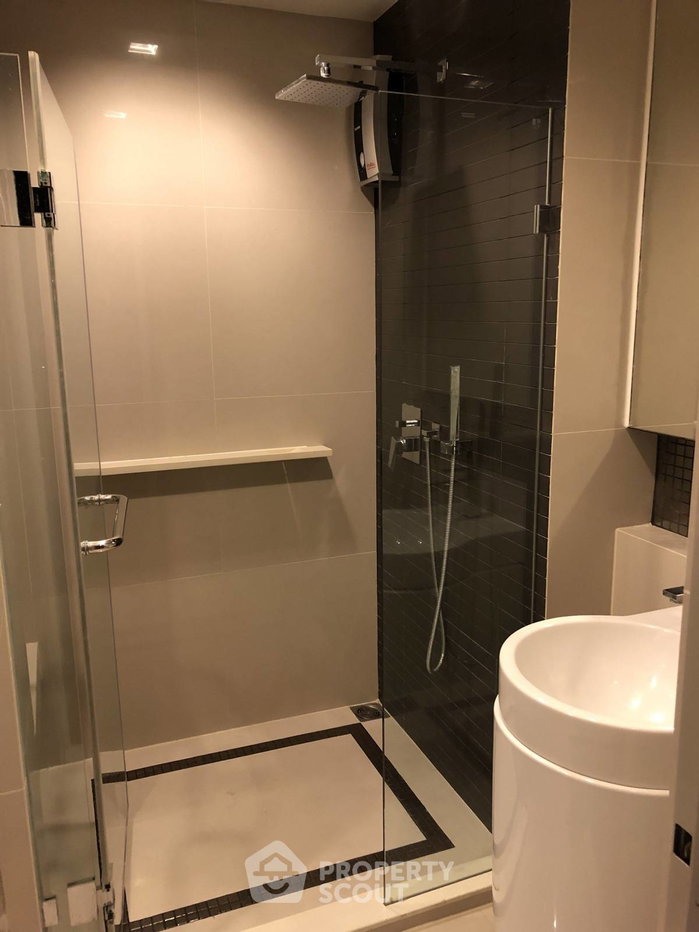 รูป คอนโด 1-ห้องนอน ที่ ริธึ่ม สาทร ใกล้ BTS สะพานตากสิน (ID 2445650) - รูปที่ 5/8