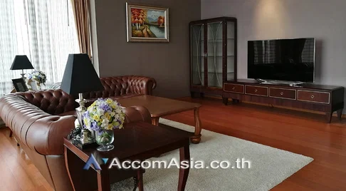 🔼🔽 AccomA 📩 Elegant residence with formal lounge and refined details (AA27366)