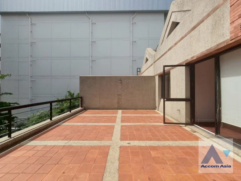 รูป 🔼🔽 AccomA 📩 Modern detached house with patio and garden in Sukhumvit (AA27905) - รูปที่ 4/16