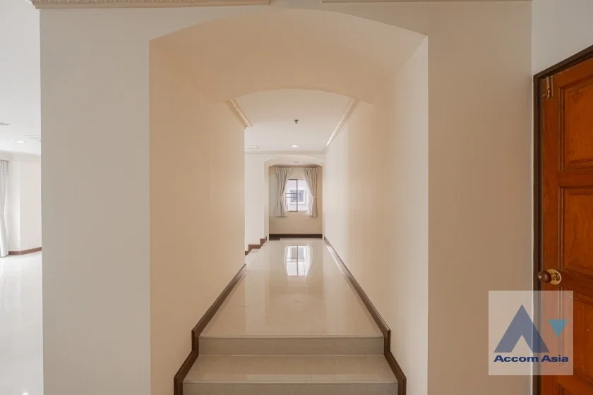 รูป 🔼🔽 AccomA 📩 Bright classic condo with marble floors near The Emporium (24648) - รูปที่ 8/20