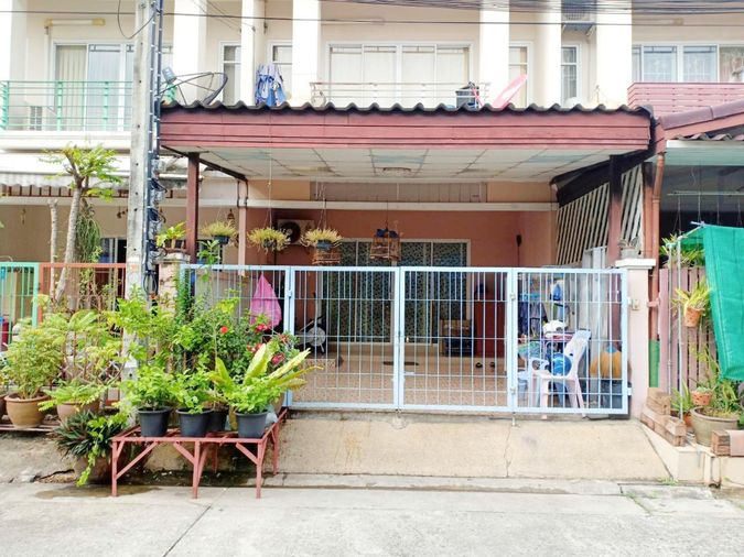 ขาย ทาวน์โฮม หมู่บ้านธนาภิรมย์ เพชรเกษม 69 21.3 ตร.วา 3 ห้องนอน 3 ห้องน้ำ บ้านสภาพดี 