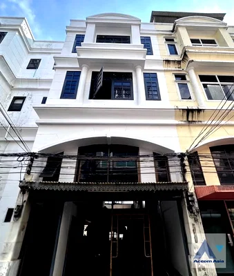 เช่าทาวน์โฮม ดิ เอ็มควอเทียร์ : 🔼🔽 AccomA 📩 Home Office 5 BR Townhouse in Khlong Tan Nuea (AA45071)