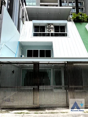 เช่าทาวน์โฮม ดิ เอ็มควอเทียร์ : 🔼🔽 AccomA 📩 Home Office 4 BR Townhouse in Khlong Toei Nuea (AA37501)