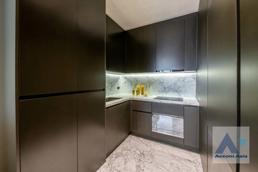 picture 🔼🔽 AccomA 📩 Modern condominium with bold accents and skyline view in Sukhumvit (AA30190) - 16/20