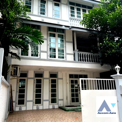 เช่าทาวน์โฮม สถาบันเทคโนโลยีปทุมวัน : 🔼🔽 AccomA 📩 Pet friendly,Home Office,Fully Furnished 4 BR Townhouse in Thung Maha Mek (AA43939)
