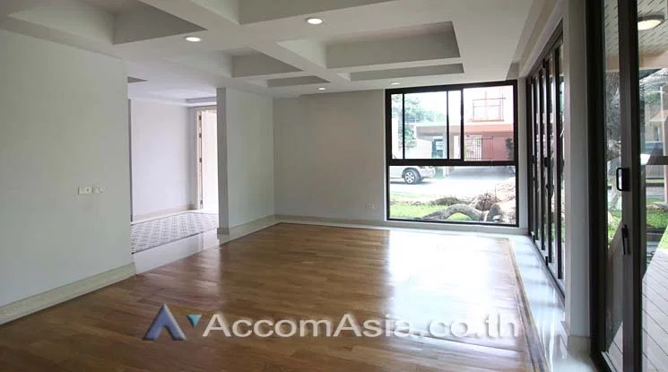 รูป 🔼🔽 AccomA 📩  Nature-inspired home in lush compound with pool and family space (5005703) - รูปที่ 5/16