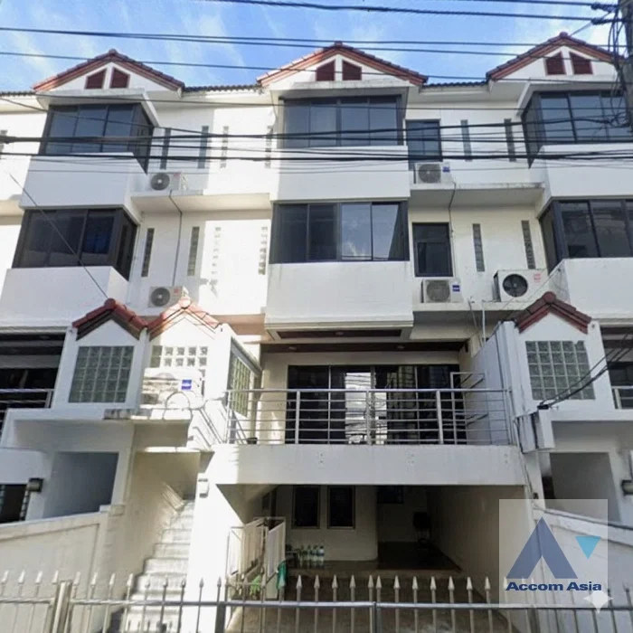 รูป 🔼🔽 AccomA 📩 Home Office 4 BR Townhouse in  Lumphini (AA20809) - รูปที่ 1/1