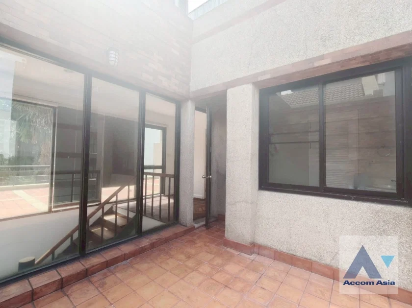 รูป 🔼🔽 AccomA 📩 Modern detached house with patio and garden in Sukhumvit (AA27905) - รูปที่ 16/16