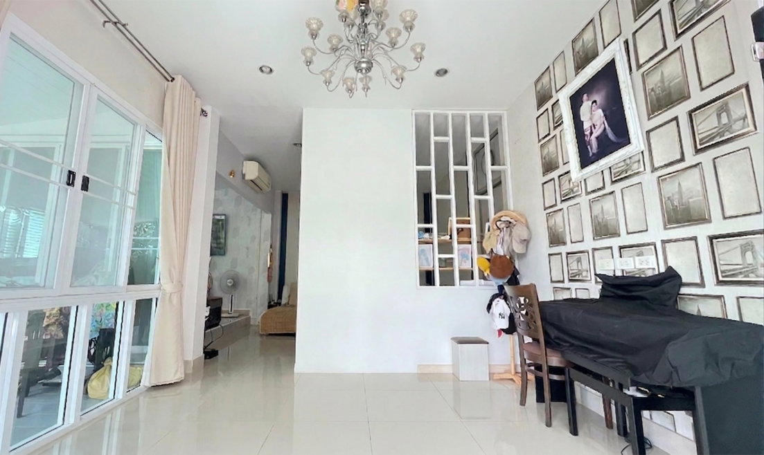 รูป ขายบ้านเดี่ยว 2 ชั้น บ้านบึง ชลบุรี หมู่บ้านบูรพาเมาท์เท่น หลังมุม มีสระว่ายน้ำส่วนตัว 83 ตรว พร้อมอยู่ - รูปที่ 4/12