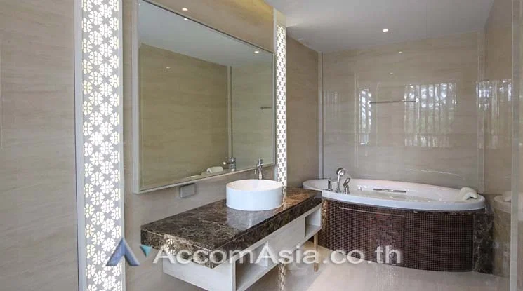 รูป 🔼🔽 AccomA 📩  Nature-inspired home in lush compound with pool and family space (5005703) - รูปที่ 11/16