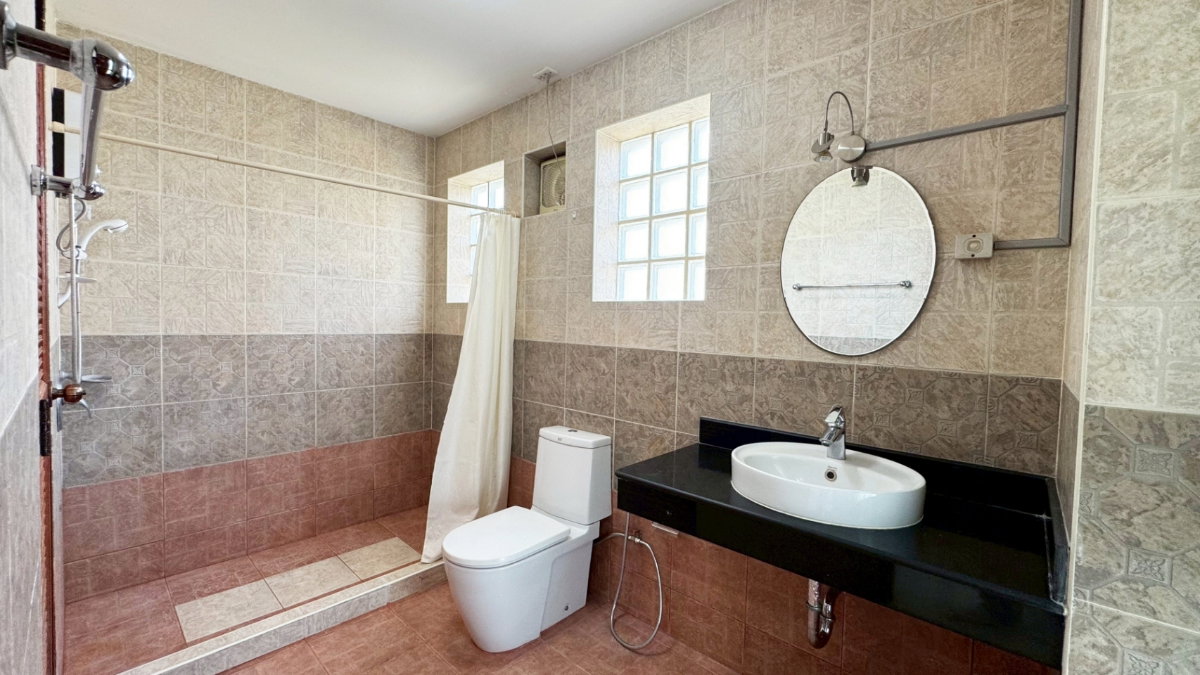 รูป บ้านเดี่ยวให้เช่า : หมู่บ้านเคหะนคร 3 ทำเลพัฒนาการ – ศรีนครินทร์ | 4-ห้องนอน จอดรถ 6 คัน ใกล้ MRT หัวหมาก 🐶Pet Friendly🐱 - รูปที่ 16/18