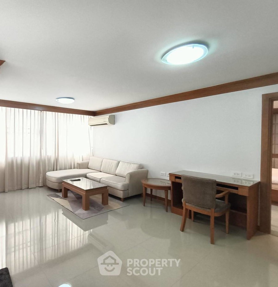 รูป คอนโด 2-ห้องนอน ที่ รัชดา ซิตี้ คอนโดมิเนียม ใกล้ MRT ห้วยขวาง (ID 2419908) - รูปที่ 3/20