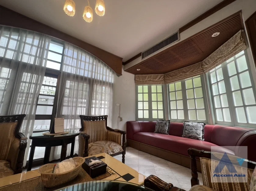 picture 🔼🔽 AccomA 📩 Classic House in Serene Garden with Spacious Layout (AA36987) - 6/20