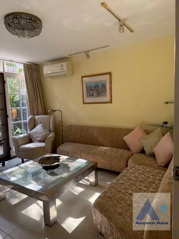 picture 🔼🔽 AccomA 📩 Private Swimming Pool 2 BR House in Khwaeng Sam Sen Nai (AA42941) - 8/20