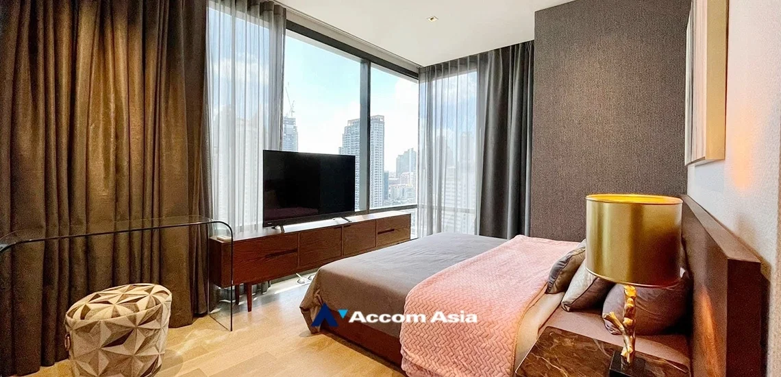 picture 🔼🔽 AccomA 📩 Ashton Silom - 5/10